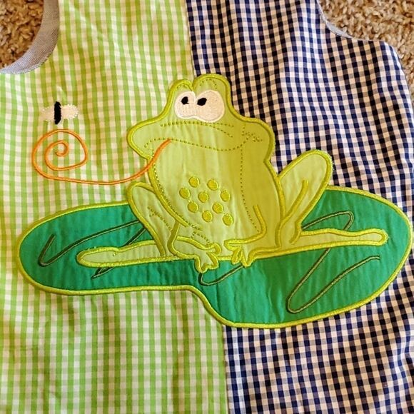 Boutique Embroidered Adorable Frog Shortall Romper Outfit Size 9 months - Picture 3 of 5